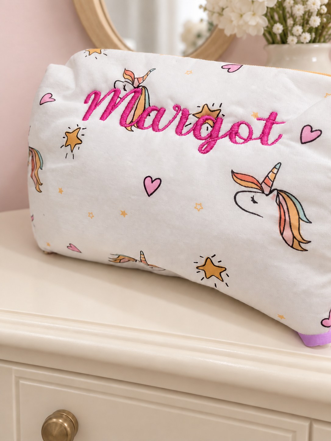 Trousse Margot — Licornes et broderie rose